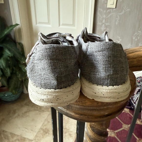 Hey Dude Wendy ladies size 8 excellent condition gray - Picture 3 of 7